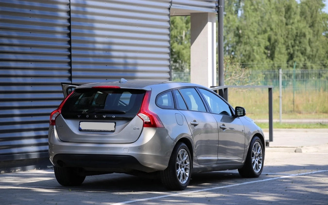 Volvo V60 cena 44900 przebieg: 78000, rok produkcji 2012 z Wrocław małe 121